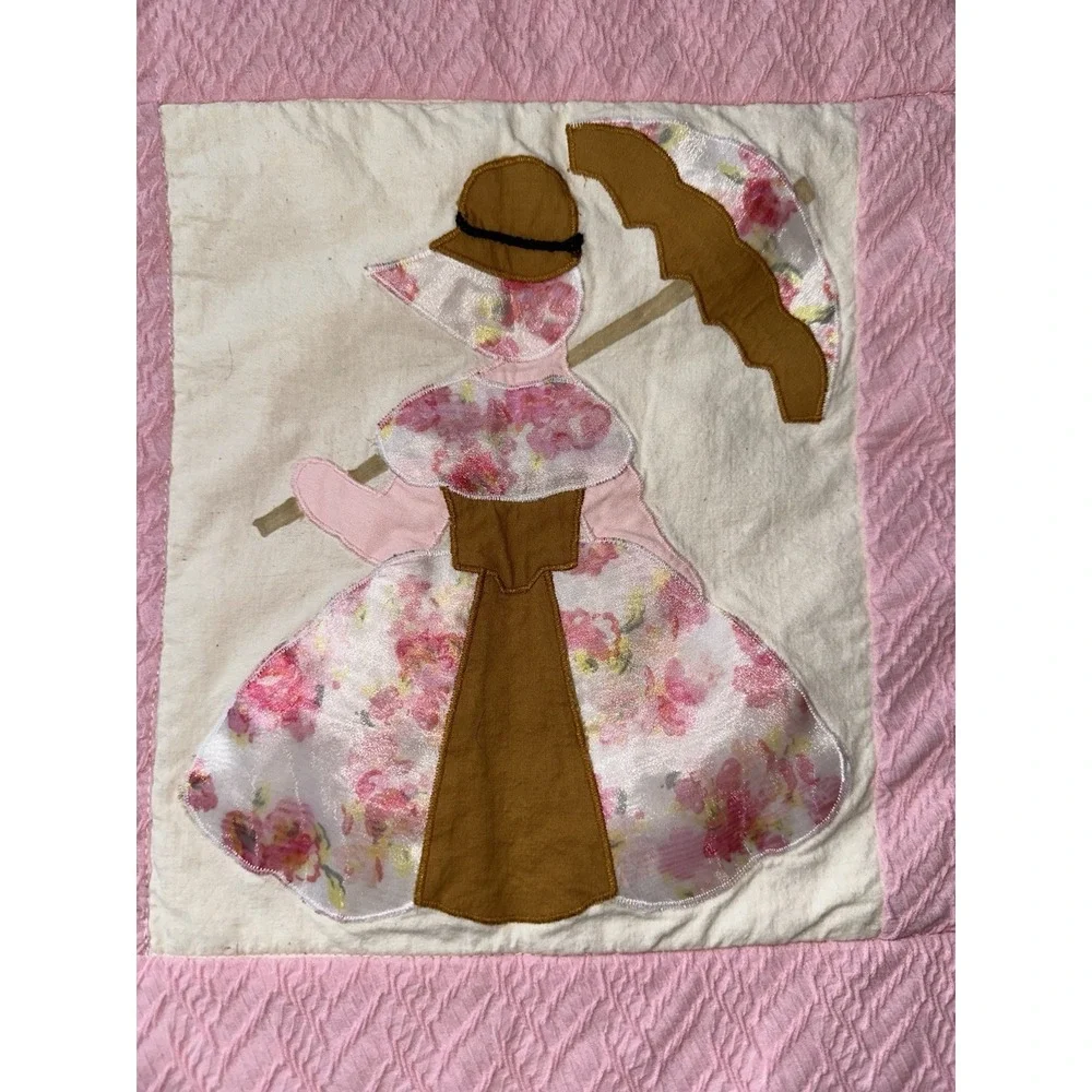 Vintage Handmade Sunbonnet Sue Applique Quilt Pink Floral Lace 75x56 Twin Throw